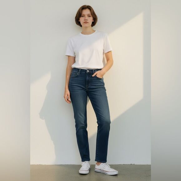 Gloria Vanderbilt Denim - EUC Gloria Vanderbilt Women’s Classic Blue Denim Straight Leg Jeans - Size 8